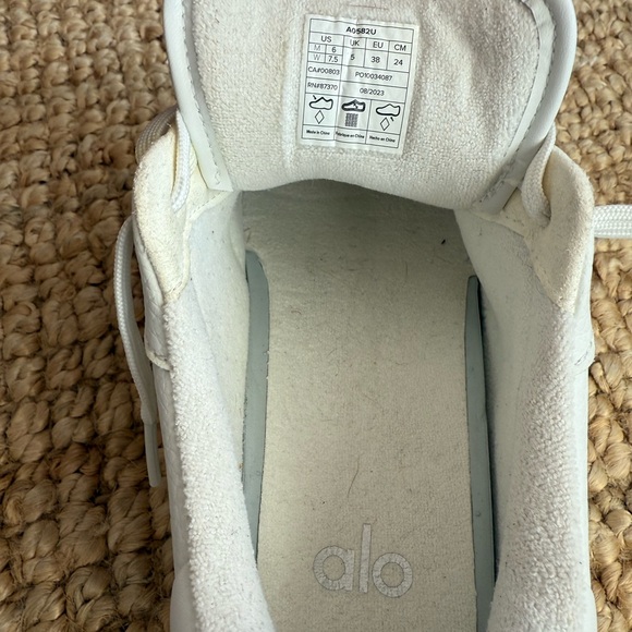 ALO Yoga Recovery Mode Sneaker - Picture 12 of 15
